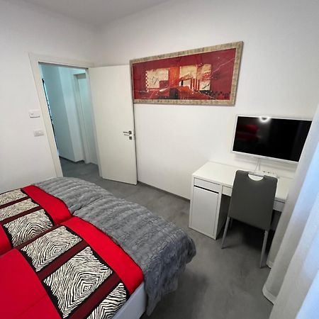 B&B Alessandro Private Room & Bathroom In Shared Apartment Arco Exteriör bild